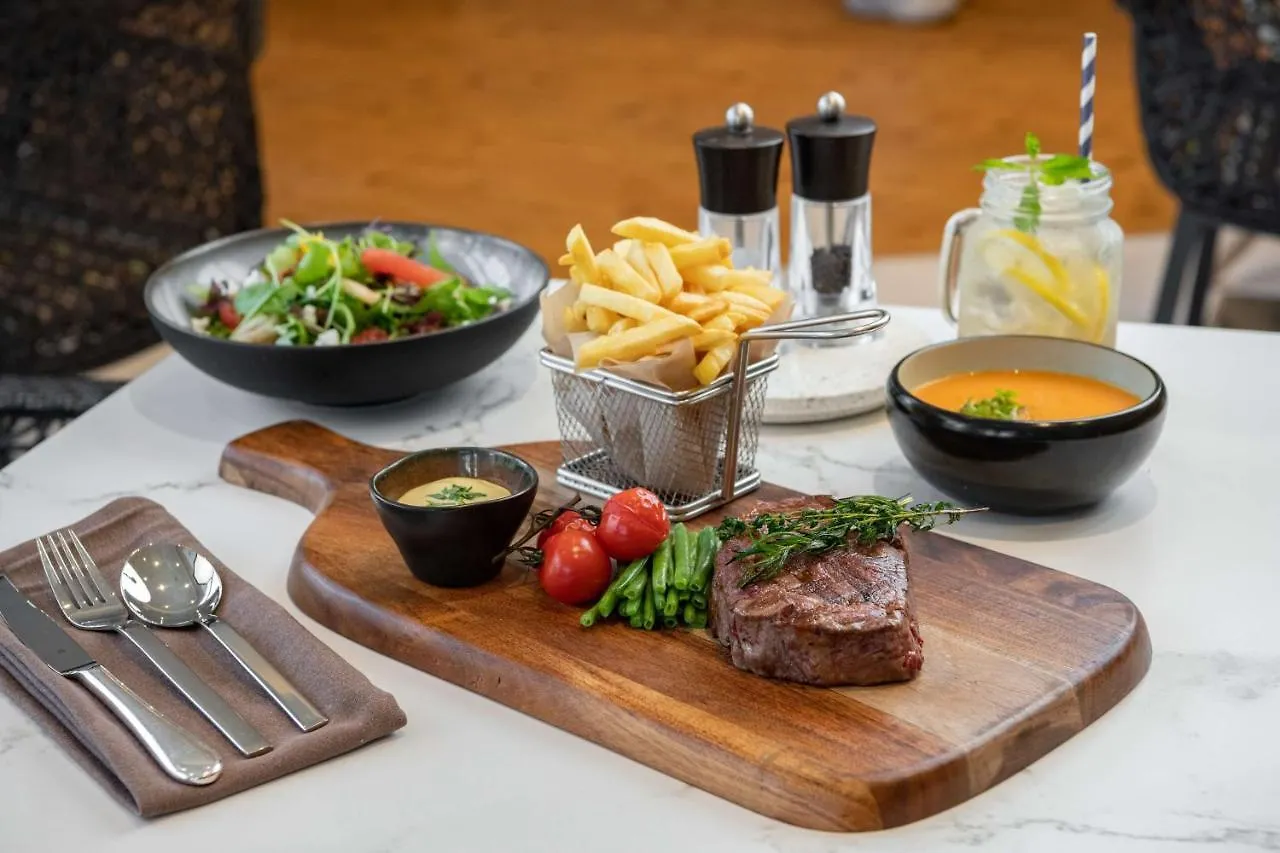 ****  Radisson Blu Hotel & Residence, Riyadh Diplomatic Quarter Saudi Arabia