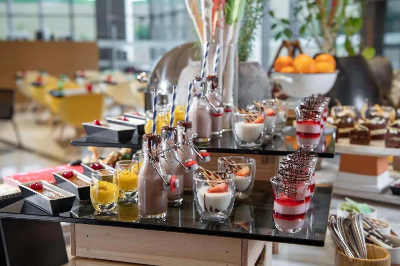 Radisson Blu Hotel & Residence, Riyadh Diplomatic Quarter 4*,